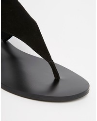 Черные замшевые сандалии на плоской подошве