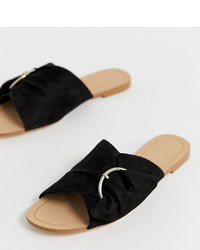 Черные замшевые сандалии на плоской подошве от Stradivarius