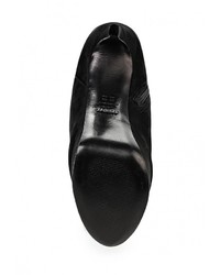 Черные замшевые сапоги от Schutz