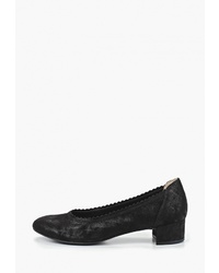 Черные замшевые туфли от Caprice