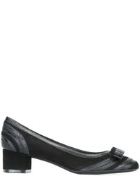 Черные замшевые туфли от Salvatore Ferragamo