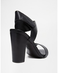 Черные кожаные босоножки на каблуке от Aldo