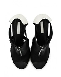 Черные кожаные босоножки на каблуке от LOST INK