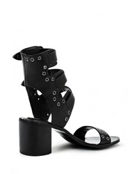 Черные кожаные босоножки на каблуке от Mango