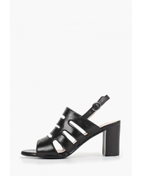 Черные кожаные босоножки на каблуке от Pierre Cardin