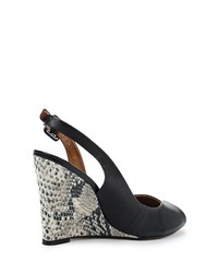 Черные кожаные босоножки на танкетке от Just Couture