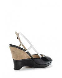 Черные кожаные босоножки на танкетке от Just Couture