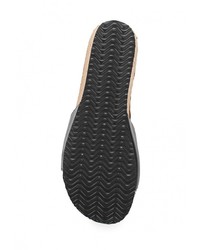 Женские черные кожаные босоножки от Flyfor