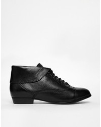 Черные кожаные ботильоны на шнуровке от Aldo