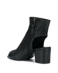 Черные кожаные ботильоны с вырезом от Strategia