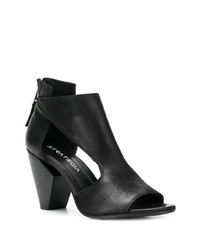 Черные кожаные ботильоны с вырезом от Strategia