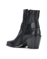 Черные кожаные ботильоны с украшением от Pinko