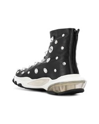 Черные кожаные ботильоны с украшением от Valentino