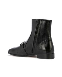 Черные кожаные ботильоны с украшением от Newbark