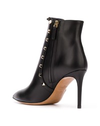 Черные кожаные ботильоны с шипами от Valentino