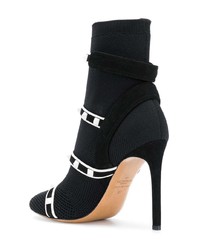 Черные кожаные ботильоны с шипами от Valentino