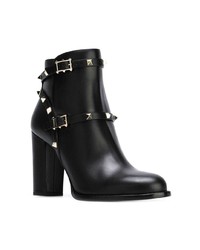 Черные кожаные ботильоны с шипами от Valentino