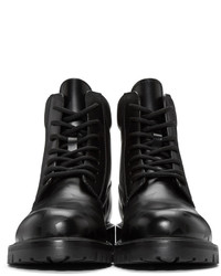 Черные кожаные ботильоны со звездами от Valentino