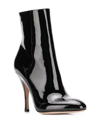 Черные кожаные ботильоны от Valentino