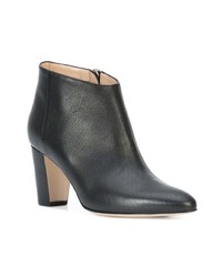 Черные кожаные ботильоны от Manolo Blahnik