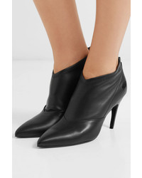 Черные кожаные ботильоны от Roger Vivier
