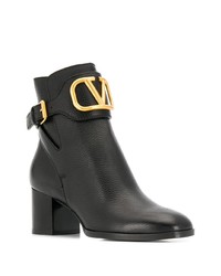 Черные кожаные ботильоны от Valentino