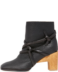 Черные кожаные ботильоны от Zero Maria Cornejo