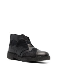 Черные кожаные ботинки дезерты с камуфляжным принтом от Clarks Originals