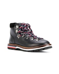 Женские черные кожаные ботинки на шнуровке от Moncler