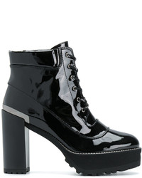 Женские черные кожаные ботинки от Stuart Weitzman