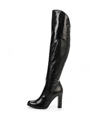 Черные кожаные ботфорты от Bata