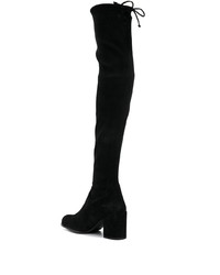 Черные кожаные ботфорты от Stuart Weitzman