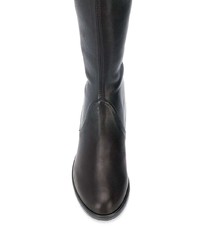 Черные кожаные ботфорты от Stuart Weitzman