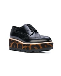 Женские черные кожаные броги с леопардовым принтом от Prada