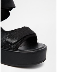 Черные кожаные массивные босоножки на каблуке от Vagabond