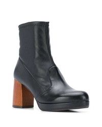 Черные кожаные массивные ботильоны от Chie Mihara