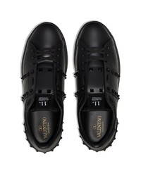 Мужские черные кожаные низкие кеды с шипами от Valentino Garavani