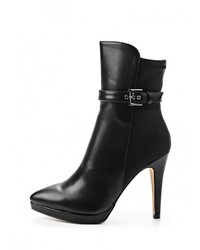 Черные кожаные полусапоги от Bata