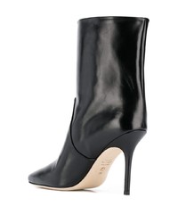 Черные кожаные полусапоги от Stuart Weitzman