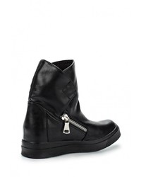 Черные кожаные полусапоги от Flyfor