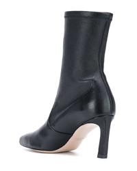 Черные кожаные полусапоги от Stuart Weitzman