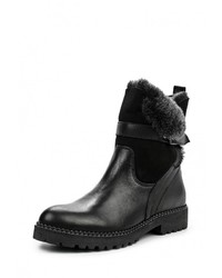 Черные кожаные полусапоги от Tamaris