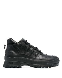 Мужские черные кожаные рабочие ботинки от McQ