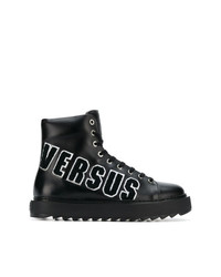 Мужские черные кожаные рабочие ботинки от Versus