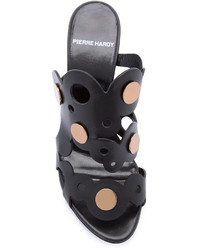 Черные кожаные сабо от Pierre Hardy