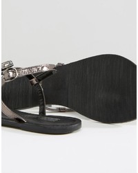 Черные кожаные сандалии на плоской подошве с украшением от Asos