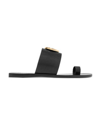 Черные кожаные сандалии на плоской подошве с украшением от Mercedes Castillo