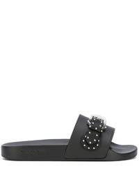 Черные кожаные сандалии на плоской подошве с шипами от Givenchy