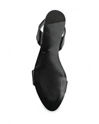 Черные кожаные сандалии на плоской подошве от Befree