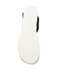 Черные кожаные сандалии на плоской подошве от Flyfor